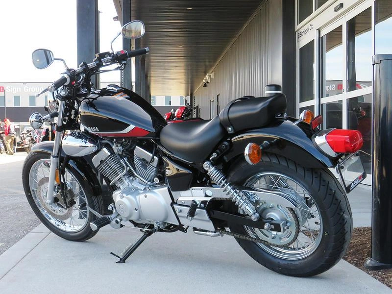 2025 Yamaha V-star 250 alt
