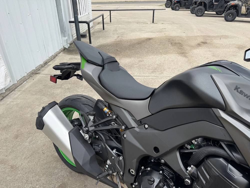 2026 Kawasaki Zr1100 alt
