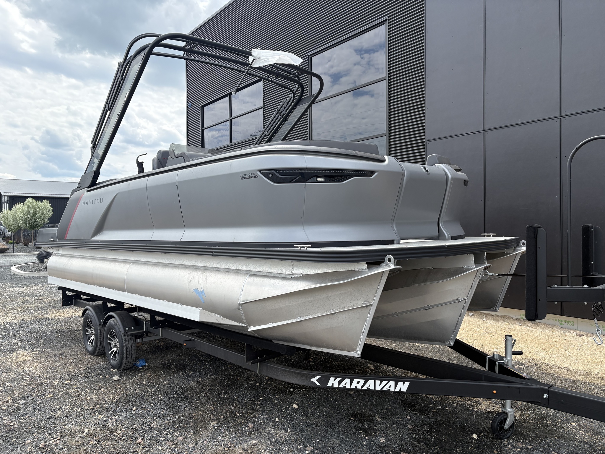 2025 Manitou Explore 24 Switchback Trifold