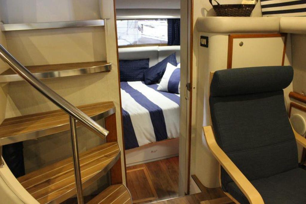 1993 Cruisers Yachts 3850 thumbnail 16