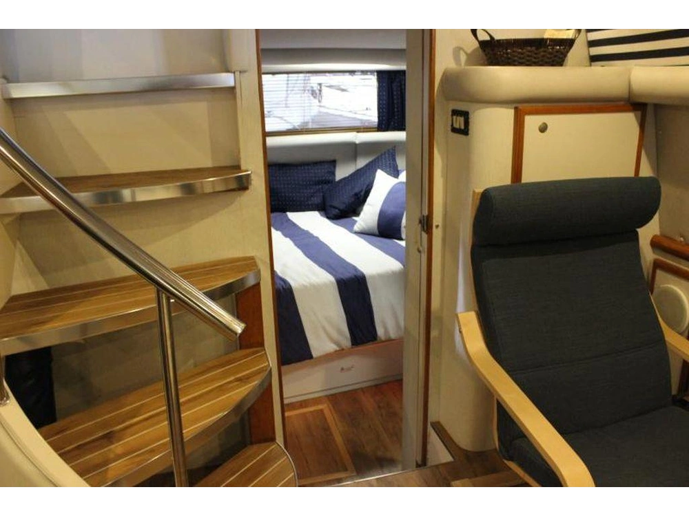 1993 Cruisers Yachts 3850 alt