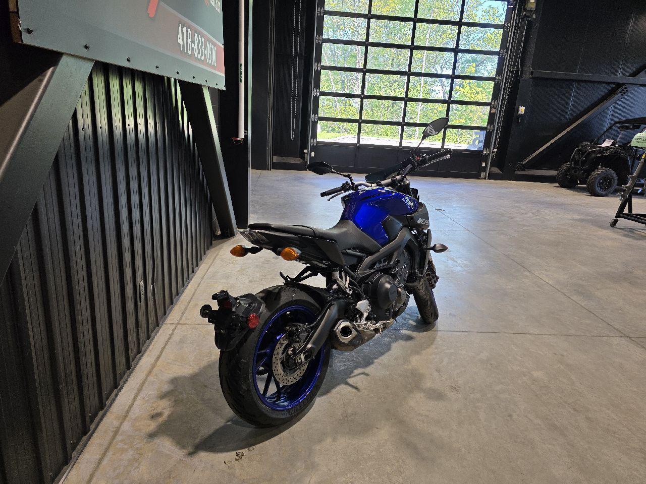 2019 Yamaha MT09 thumbnail 3