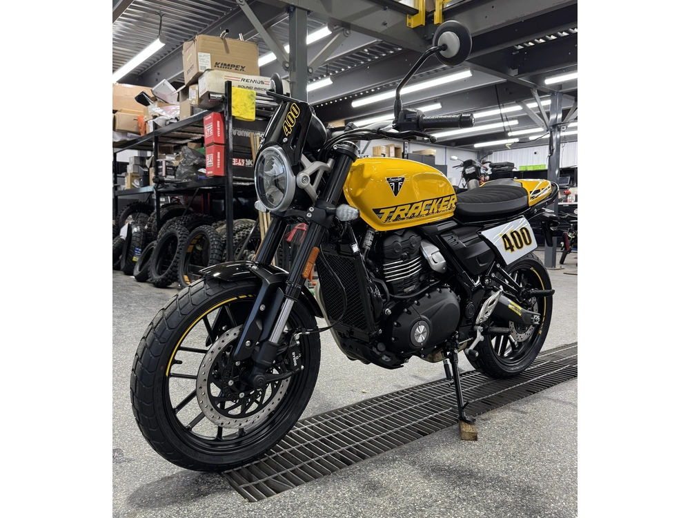 2027 Triumph Tracker 400 Jaune alt