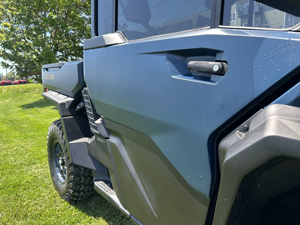 2026 Can-am Defender Ltd Hd11 alt