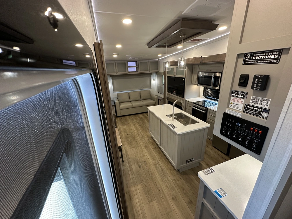 2026 Alliance Rv Avenue 39mbr alt