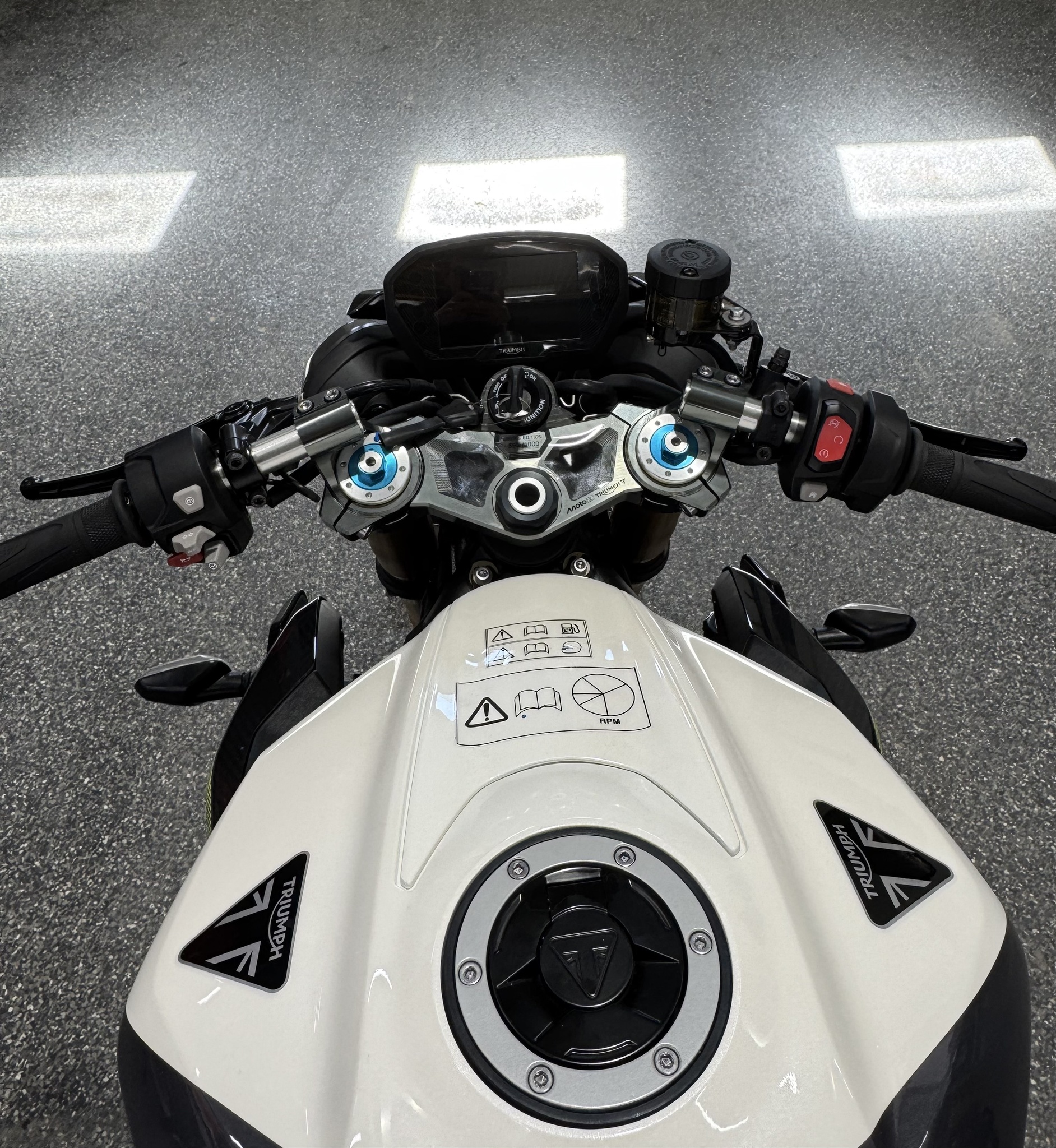2026 Triumph STREET TRIPLE 765 MO thumbnail 11