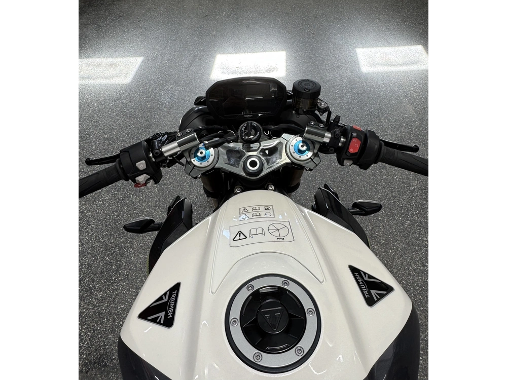 2026 Triumph Street Triple 765 Mo alt