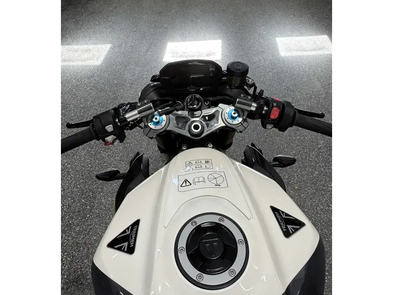 2026 Triumph STREET TRIPLE 765 MO