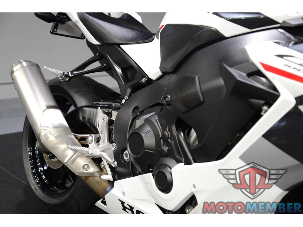 2025 Honda Cbr1000rr alt