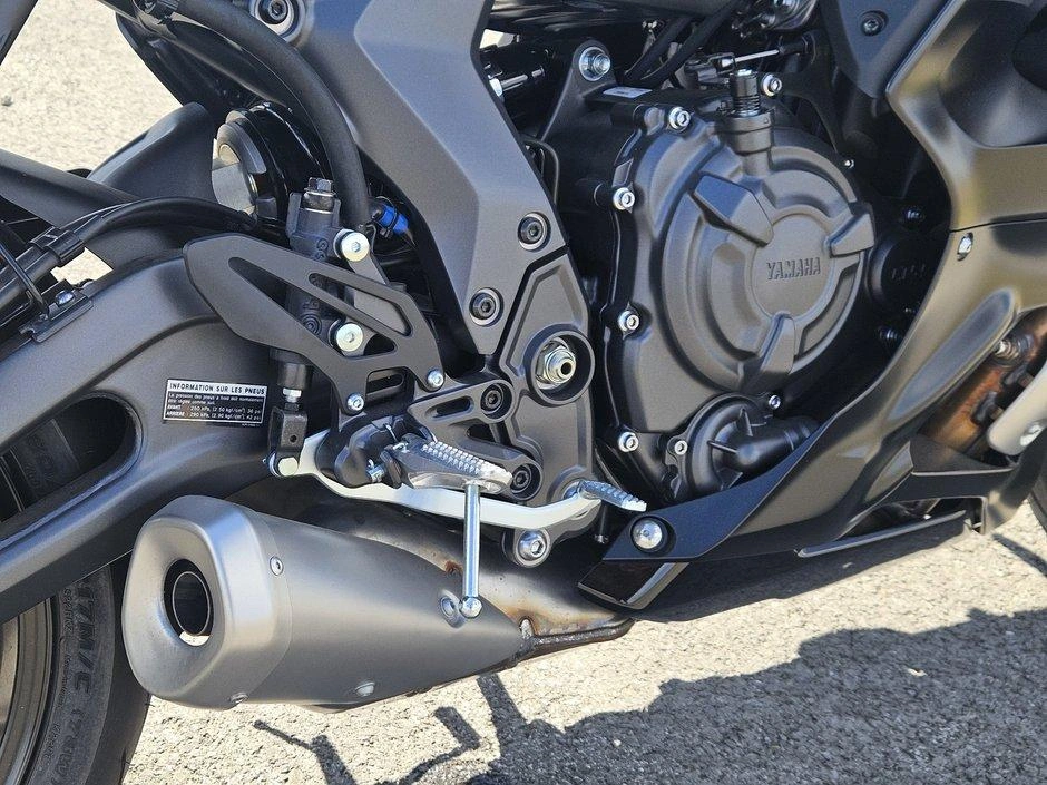 2025 Yamaha Yamaha R7 alt