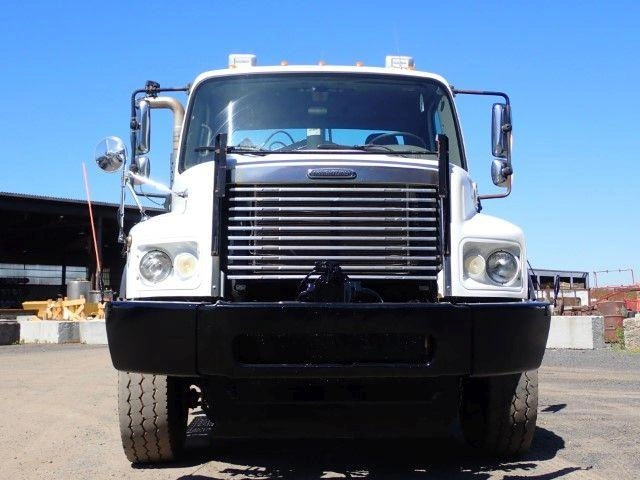 Freightliner M2106 2010