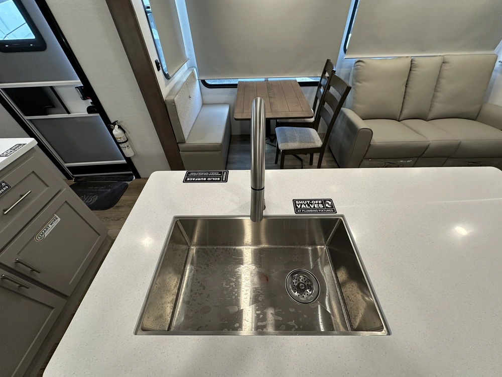 2026 Alliance Rv Avenue 39mbr alt