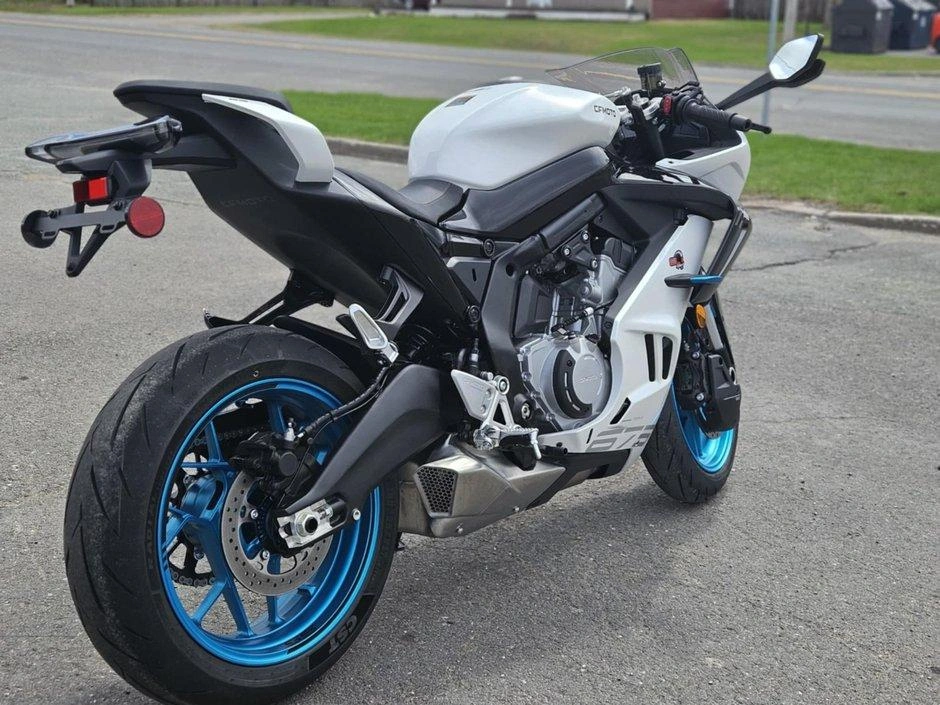 2026 Cfmoto 675 Ss alt