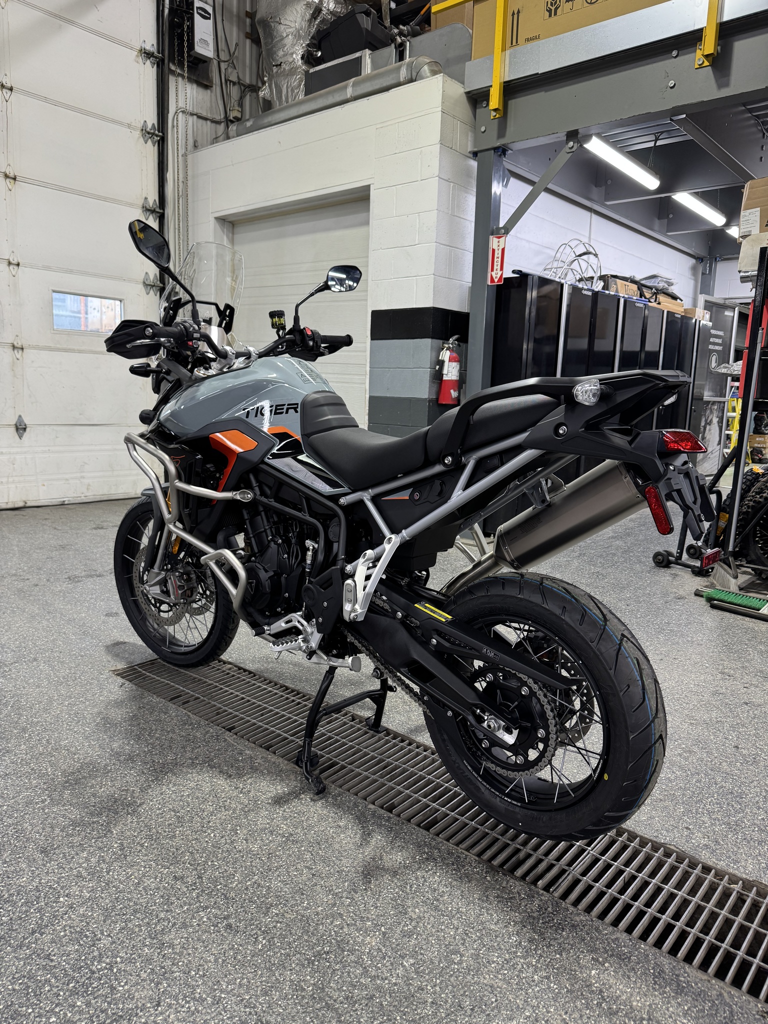 2026 Triumph TIGER 900 DESSERT thumbnail 4