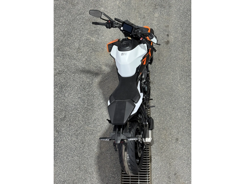 2027 Ktm 990 Duke alt