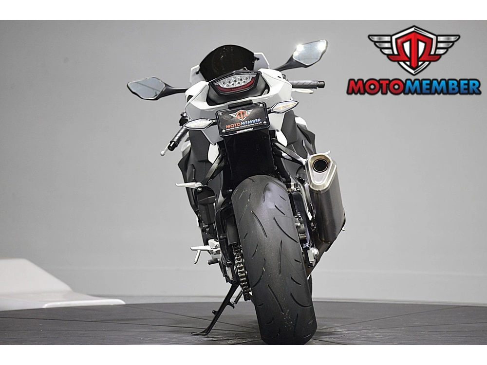 2025 Honda Cbr1000rr alt