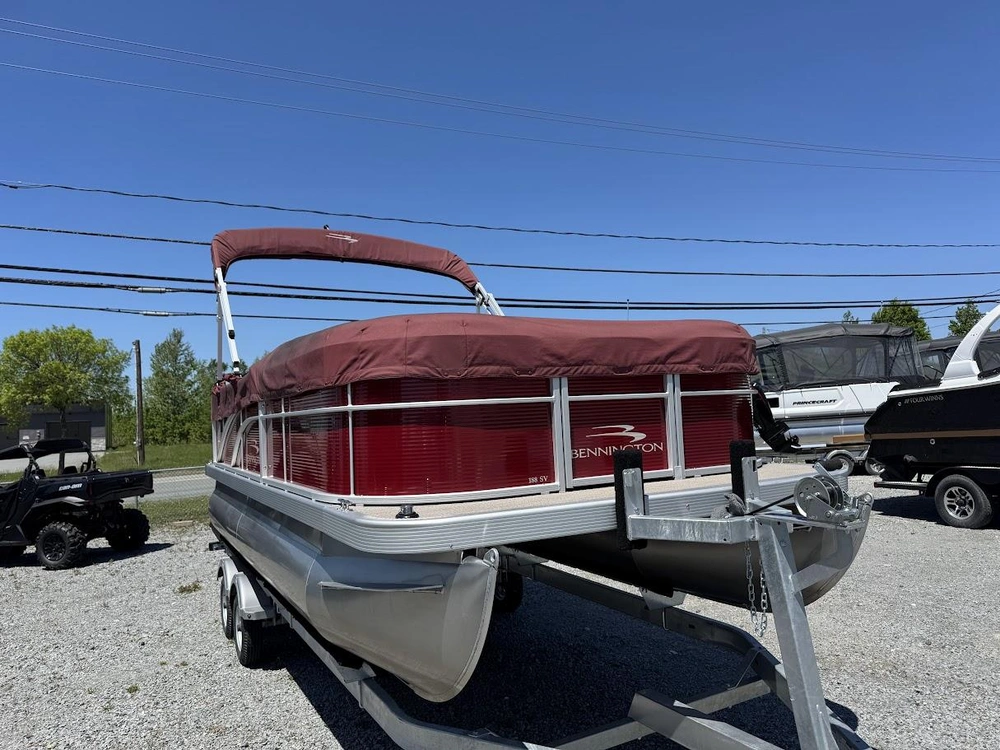 2019 Bennington Marine 188 Sv alt