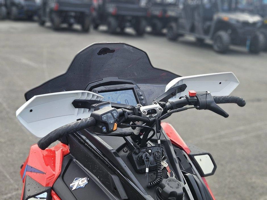 Polaris 9r Indy Xcr 136 2025 alt