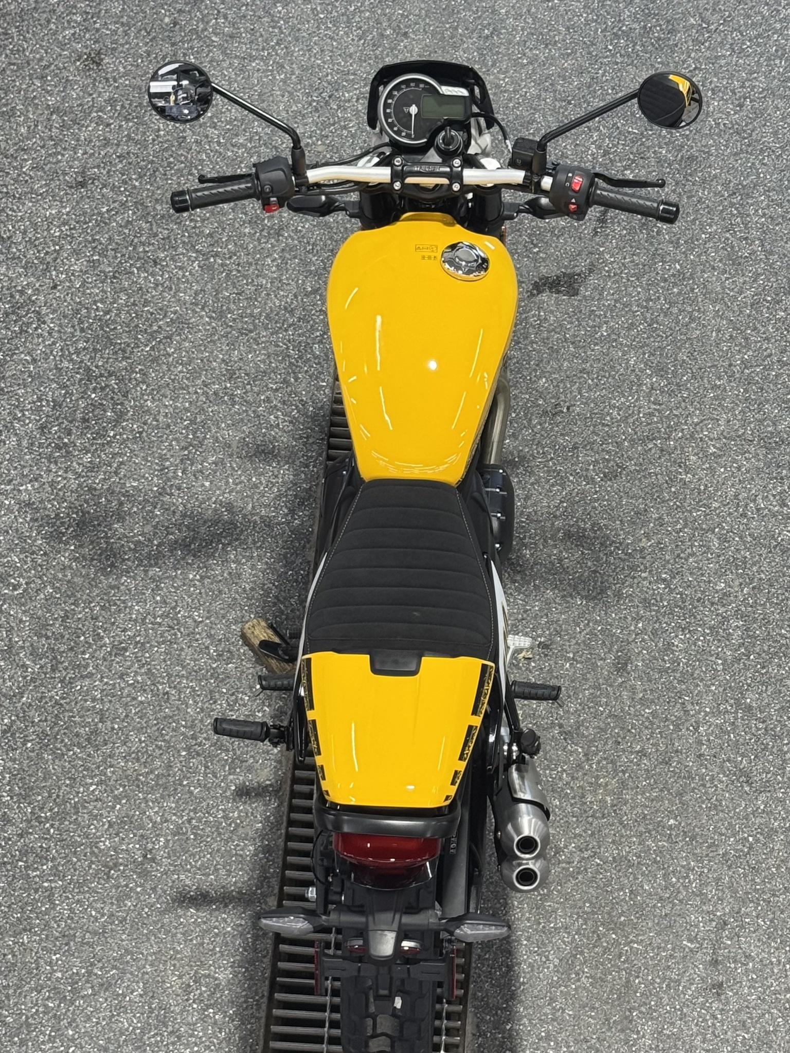 2027 Triumph TRACKER 400 JAUNE thumbnail 11
