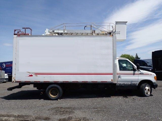 Ford E-450 2004