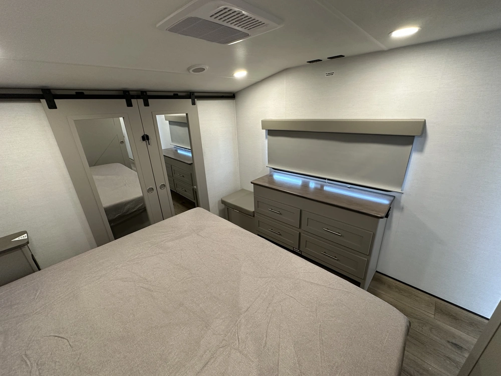 2026 Alliance Rv Avenue 39mbr alt