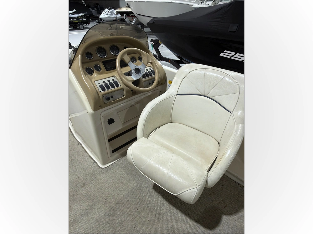 1999 Sea Ray 240 Sundeck alt