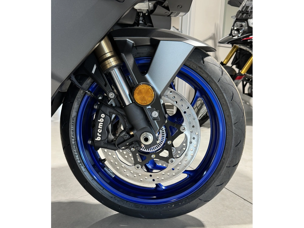 2025 Suzuki Gsx-s1000gt alt