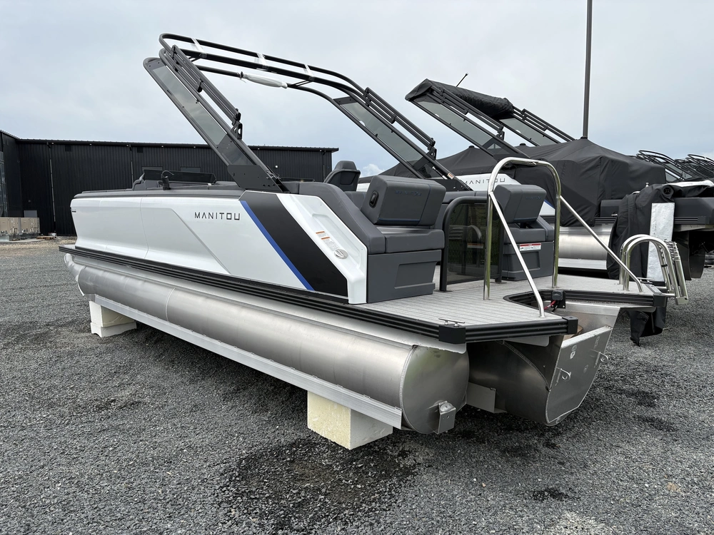 2025 Manitou Explore 24 Switchback Trifold 250 Mercury & Trailer alt