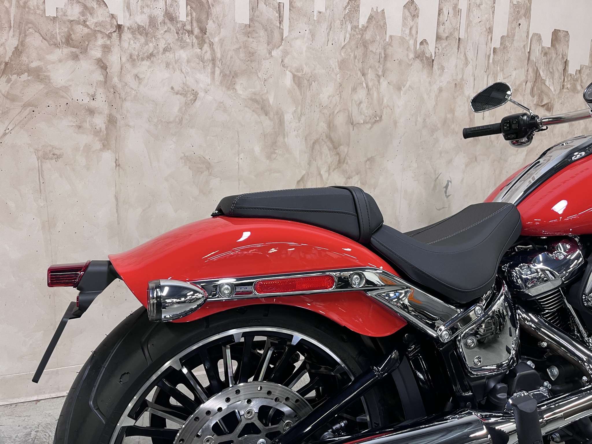 2026 Harley-Davidson FXBR BREAKOUT thumbnail 3