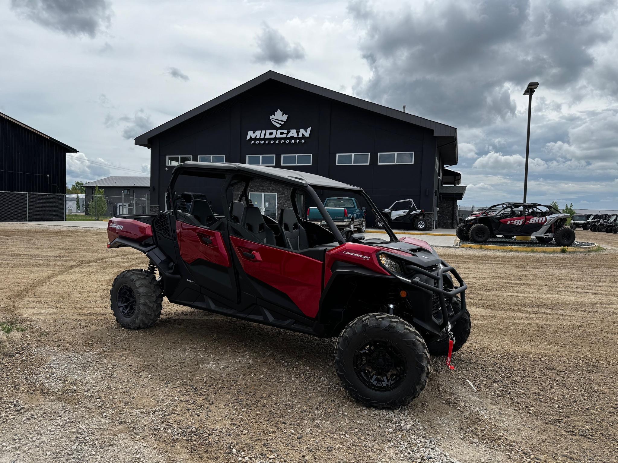 2026 Can-Am COMMANDER MAX XT 700 thumbnail 4