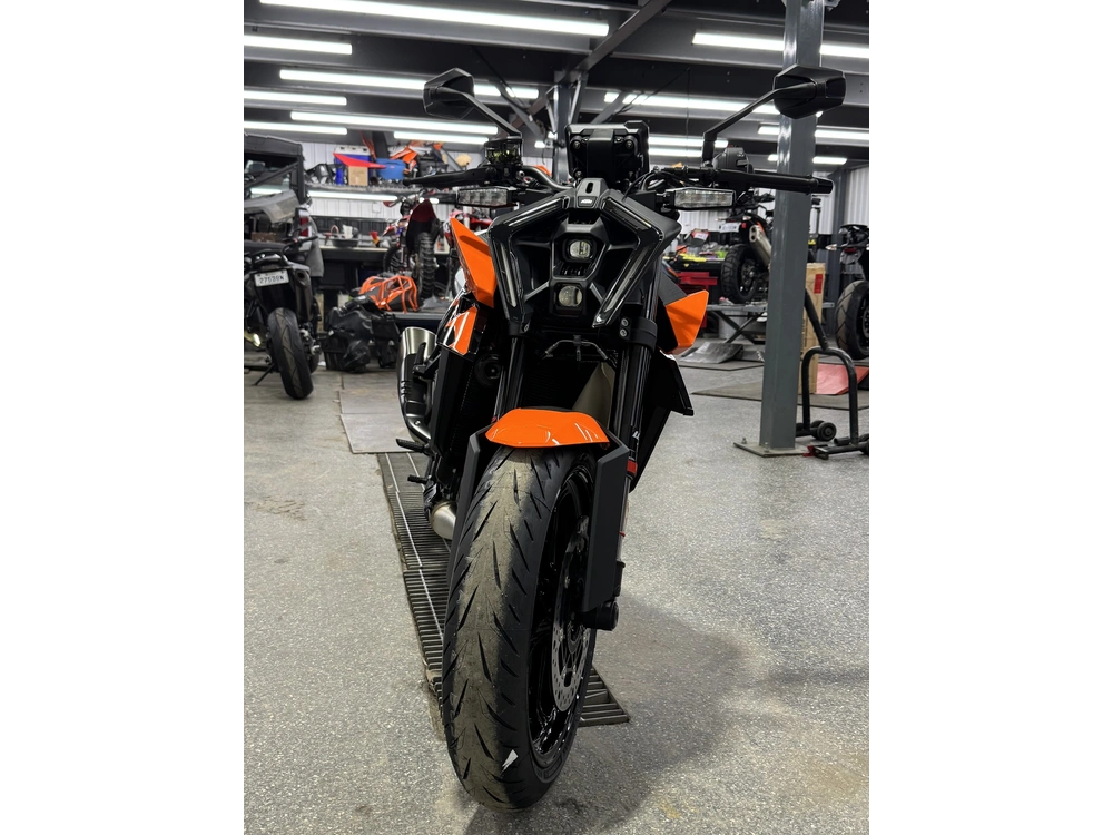 2027 Ktm 990 Duke alt