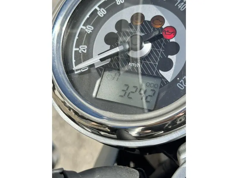 2022 Triumph Speed Twin Jet Black