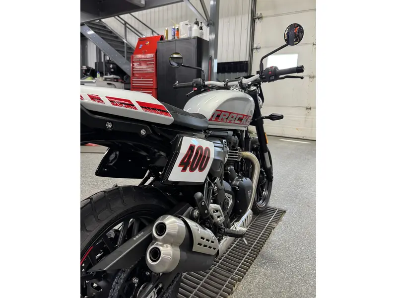 2027 Triumph TRACKER 400 ARGENT