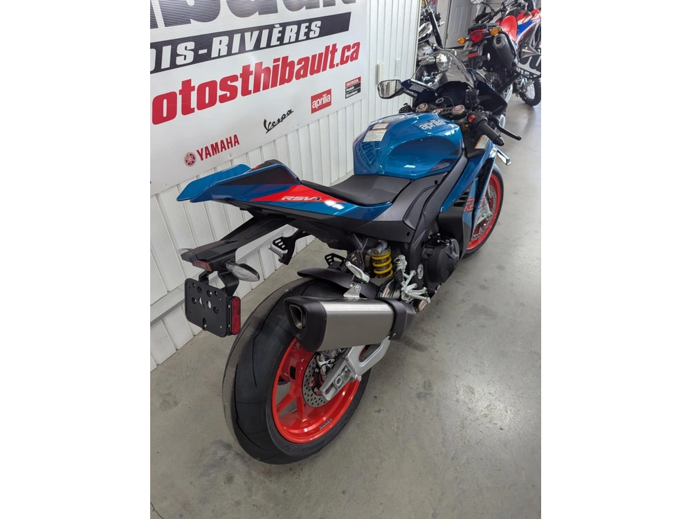 2027 Aprilia Rsv4 alt