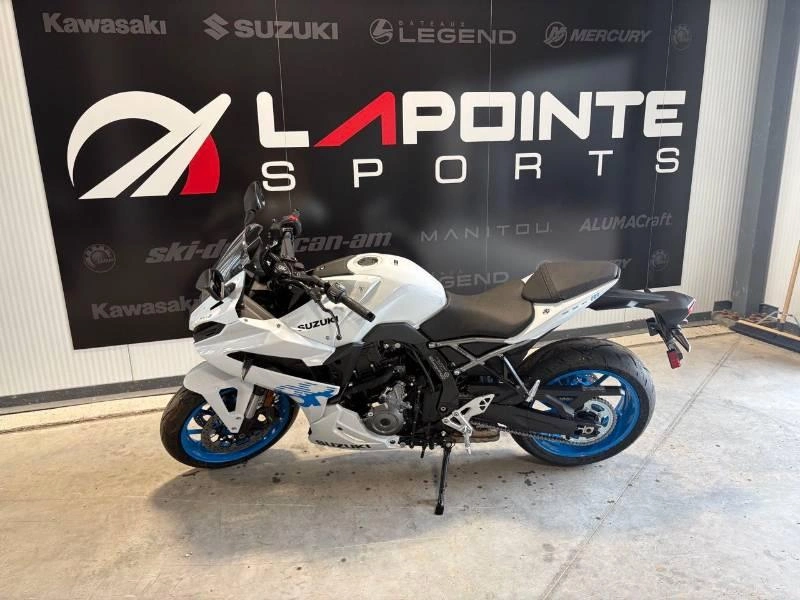 Suzuki Gsx-8r Pearl Tech White 2026 alt