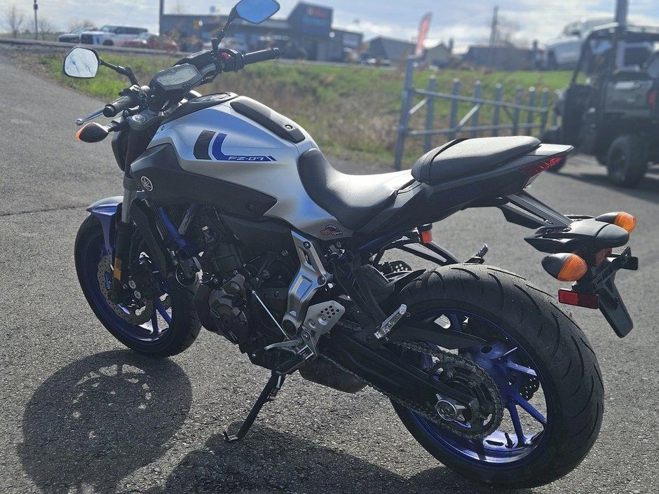 Yamaha Fz-07 2016 alt
