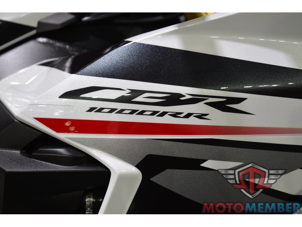 2025 Honda Cbr1000rr alt