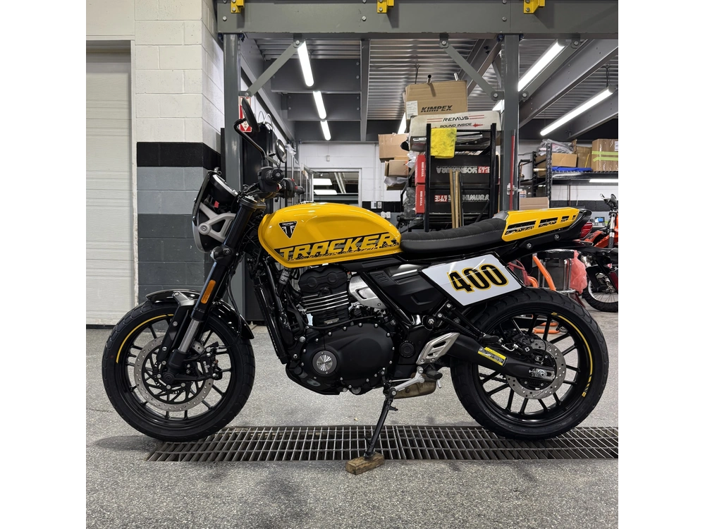 2027 Triumph Tracker 400 Jaune alt