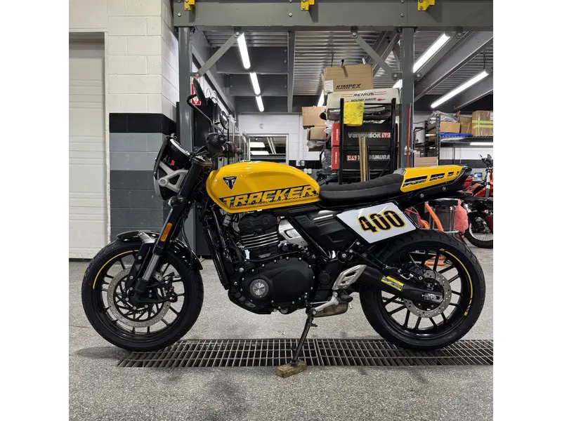 2027 Triumph TRACKER 400 JAUNE