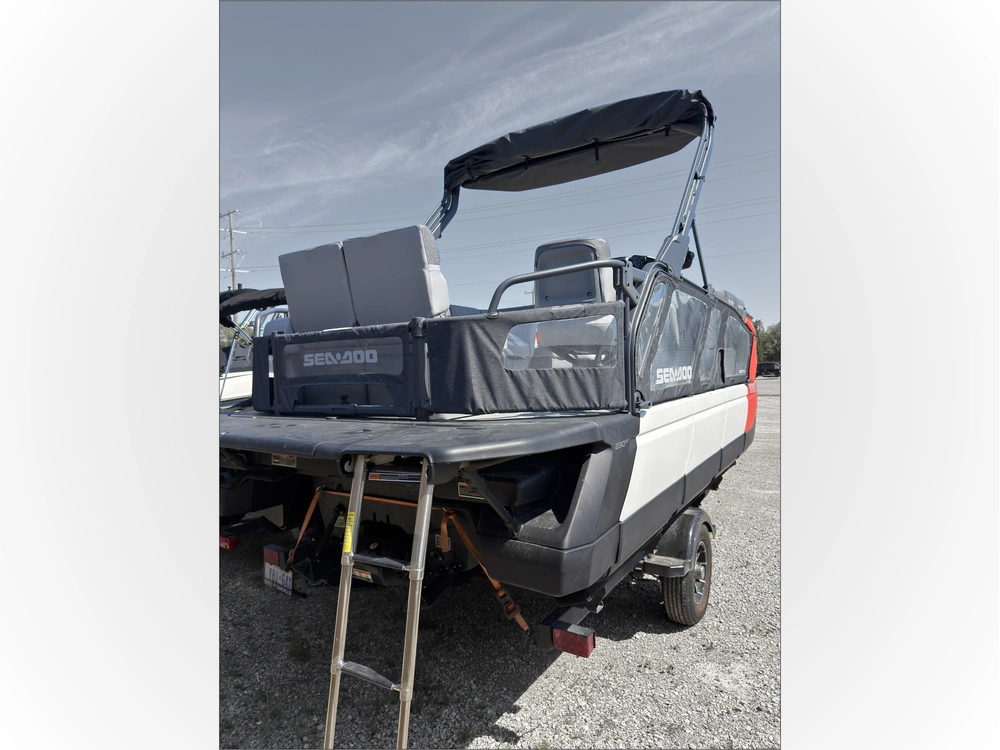 2024 Sea-doo Switch alt