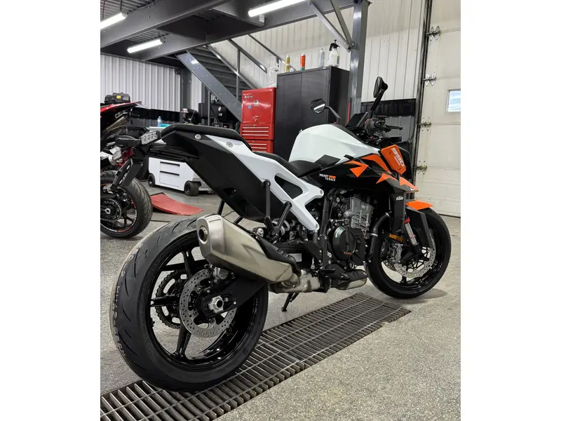 KTM 990 DUKE 2027