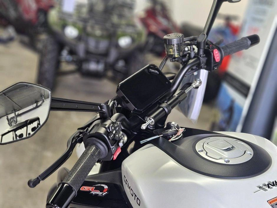 2026 Cfmoto 675nk alt