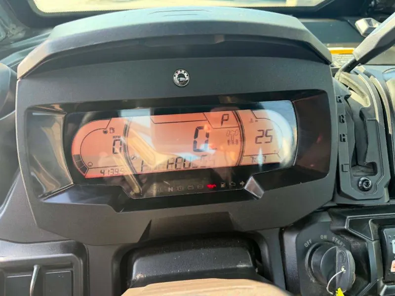 2024 Can-Am DEFENDER LTD CAB USED