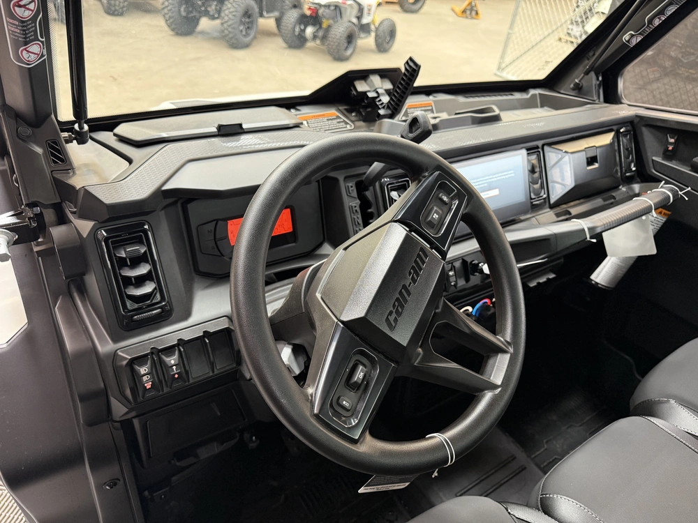 2026 Can-am Defender Limited Hd11 alt