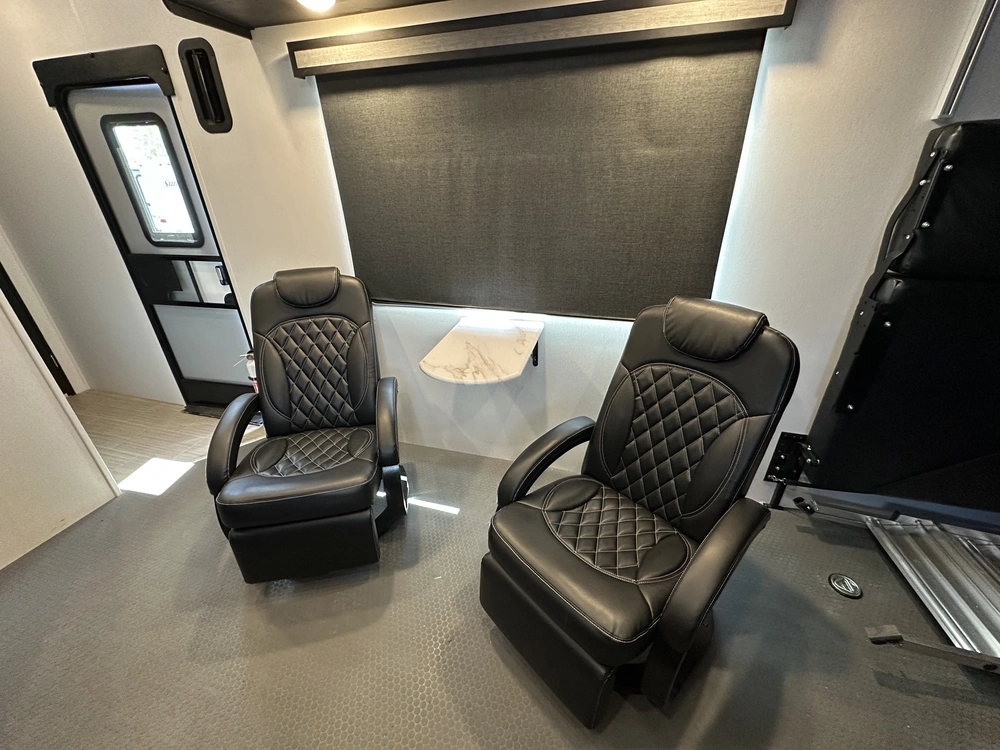 2024 Coachmen Adrenaline 27kb alt