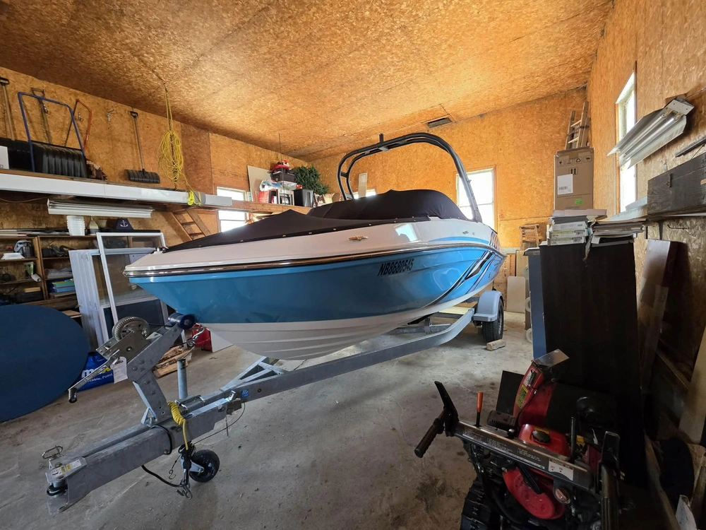 Bayliner Vr5 2022 alt