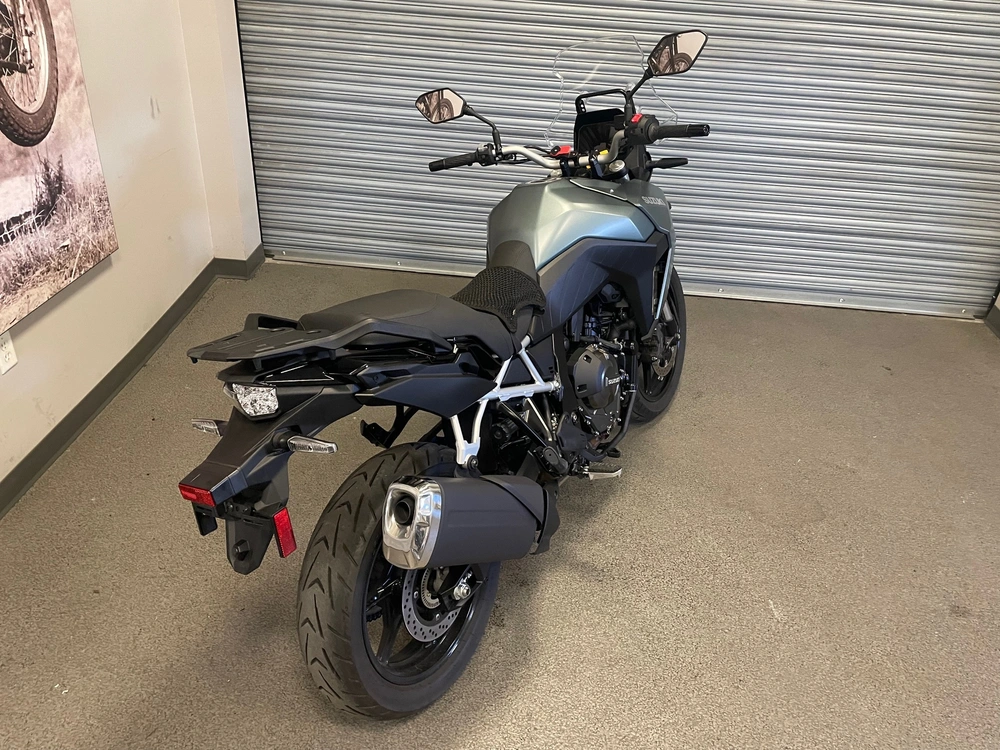 2024 Suzuki V-strom 800 alt