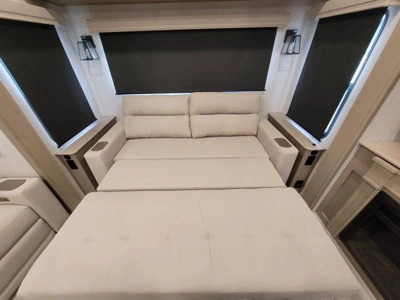 Grand Design Influence 3503gk 2024 alt