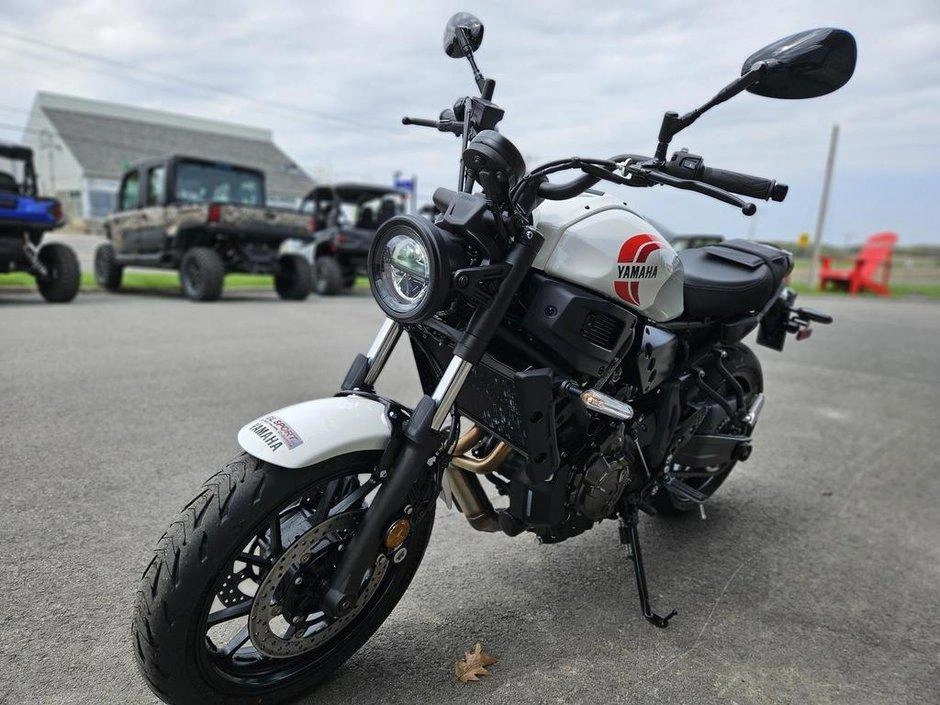 2024 Yamaha Xsr 700 alt