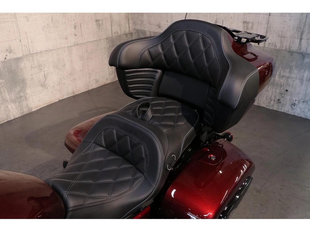 Indian Motorcycle Pursuit Dark Horse + 112 2026 alt